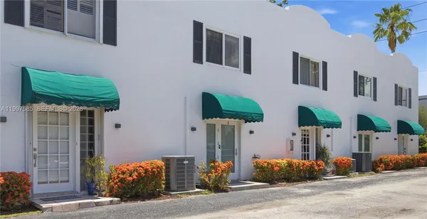 $374,900 | 690 Southeast 23rd Avenue, Unit 4, Pompano Beach, FL 33062
