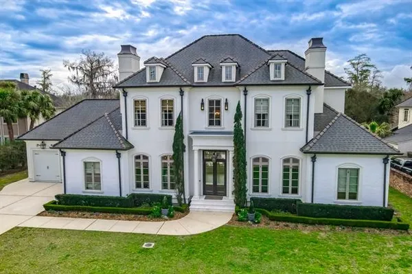 $1,095,000 | 208 Forest Oaks Drive, New Orleans, LA 70131