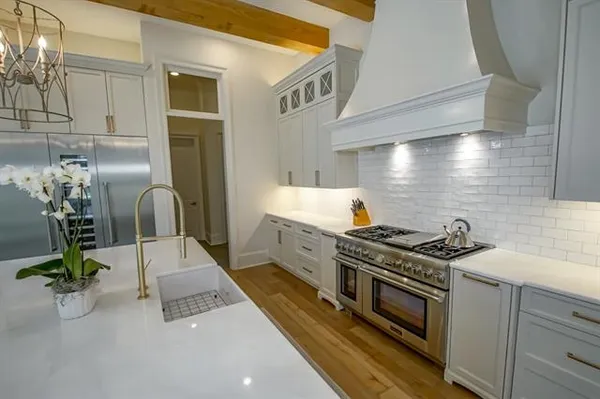 $1,095,000 | 208 Forest Oaks Drive, New Orleans, LA 70131