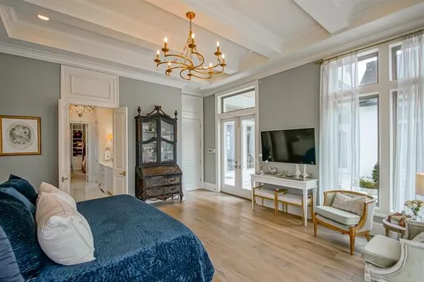 $1,095,000 | 208 Forest Oaks Drive, New Orleans, LA 70131