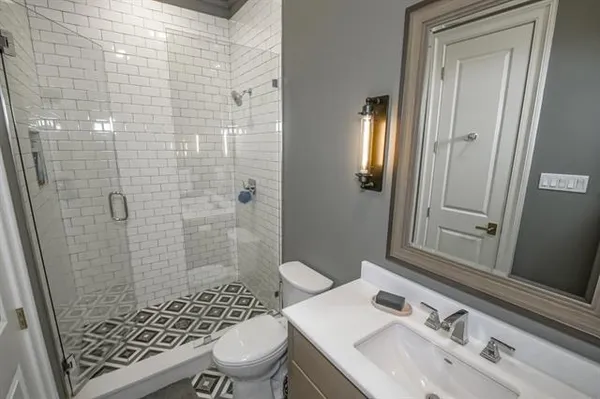 $1,095,000 | 208 Forest Oaks Drive, New Orleans, LA 70131
