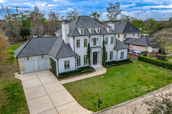$1,095,000 | 208 Forest Oaks Drive, New Orleans, LA 70131