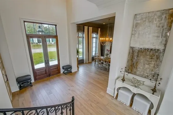 $1,095,000 | 208 Forest Oaks Drive, New Orleans, LA 70131