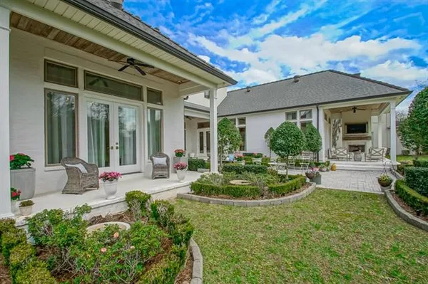 $1,095,000 | 208 Forest Oaks Drive, New Orleans, LA 70131