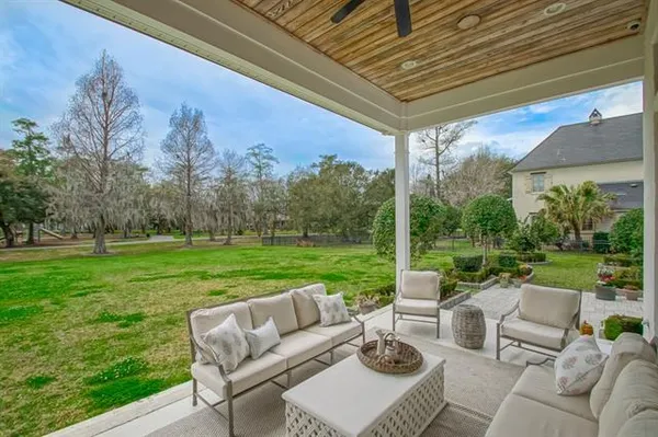 $1,095,000 | 208 Forest Oaks Drive, New Orleans, LA 70131