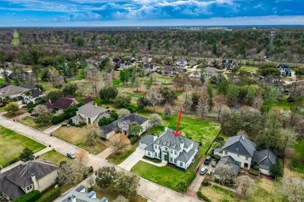 $1,095,000 | 208 Forest Oaks Drive, New Orleans, LA 70131