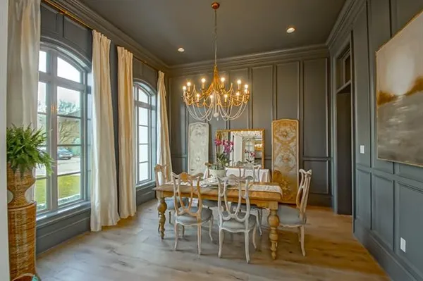 $1,095,000 | 208 Forest Oaks Drive, New Orleans, LA 70131