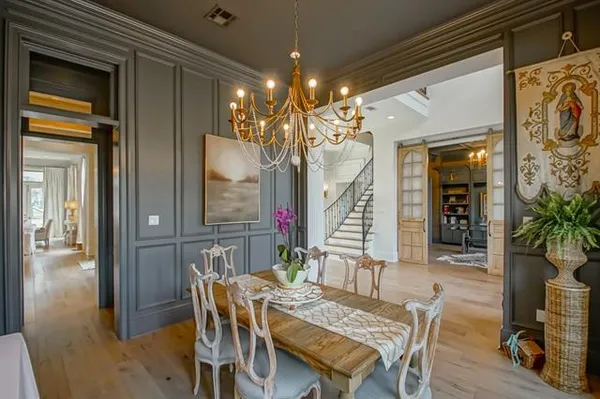 $1,095,000 | 208 Forest Oaks Drive, New Orleans, LA 70131