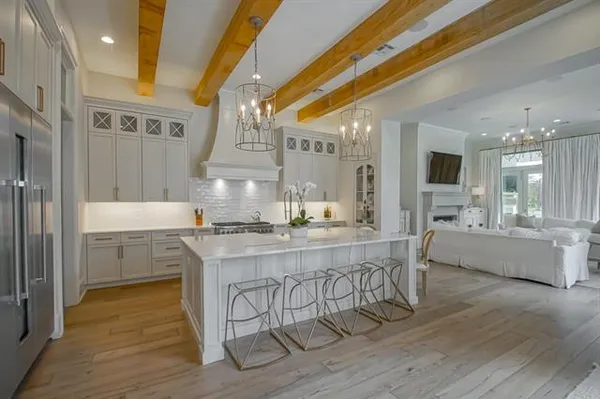 $1,095,000 | 208 Forest Oaks Drive, New Orleans, LA 70131