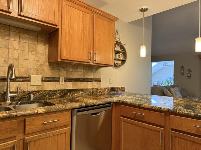 N43-w32877 Rasmus Road, Unit 7H Nashotah, WI 53058 - Photo 28 of 38 Kitchen
