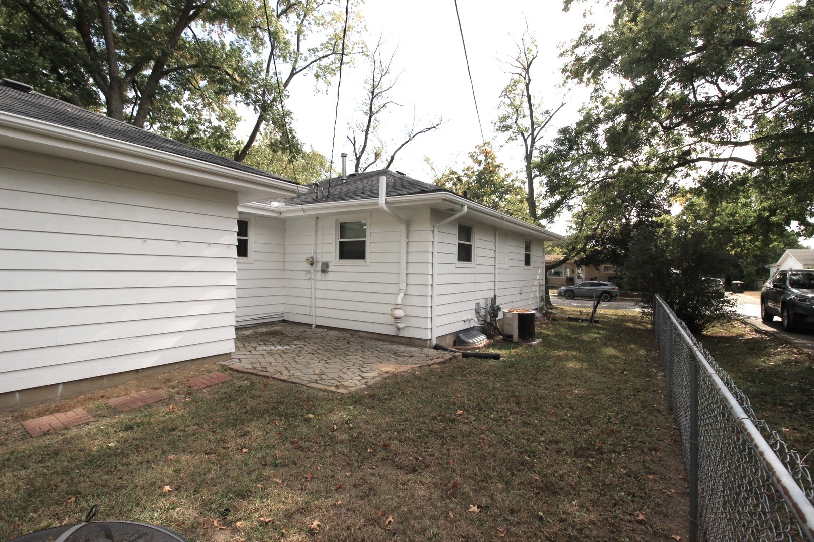 800 Bryan Street Normal, IL 61761 - Photo 4 of 27 a view of a house with backyard