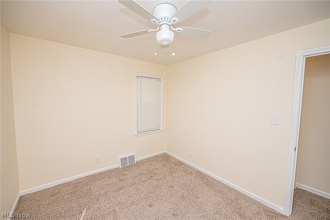 1664 Winchester Road Cleveland, OH 44124 - Photo 17 of 28