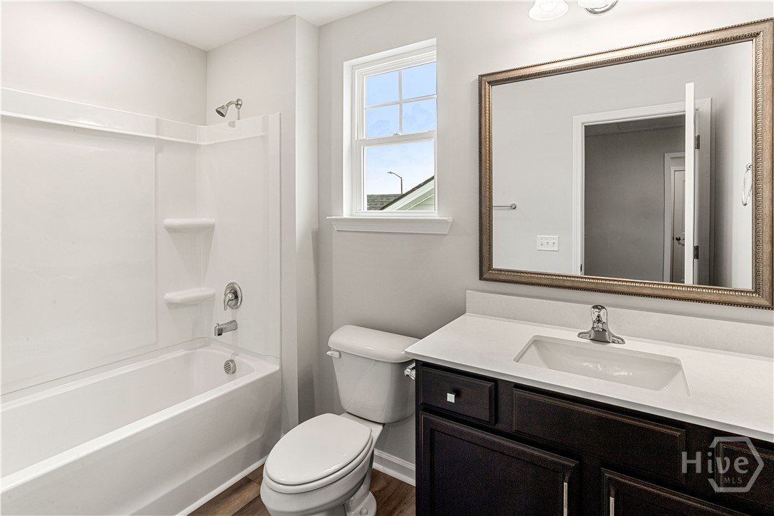 116 Peabody Street Savannah, GA 31407 - Photo 19 of 40 2nd Full Bathroom upstairs