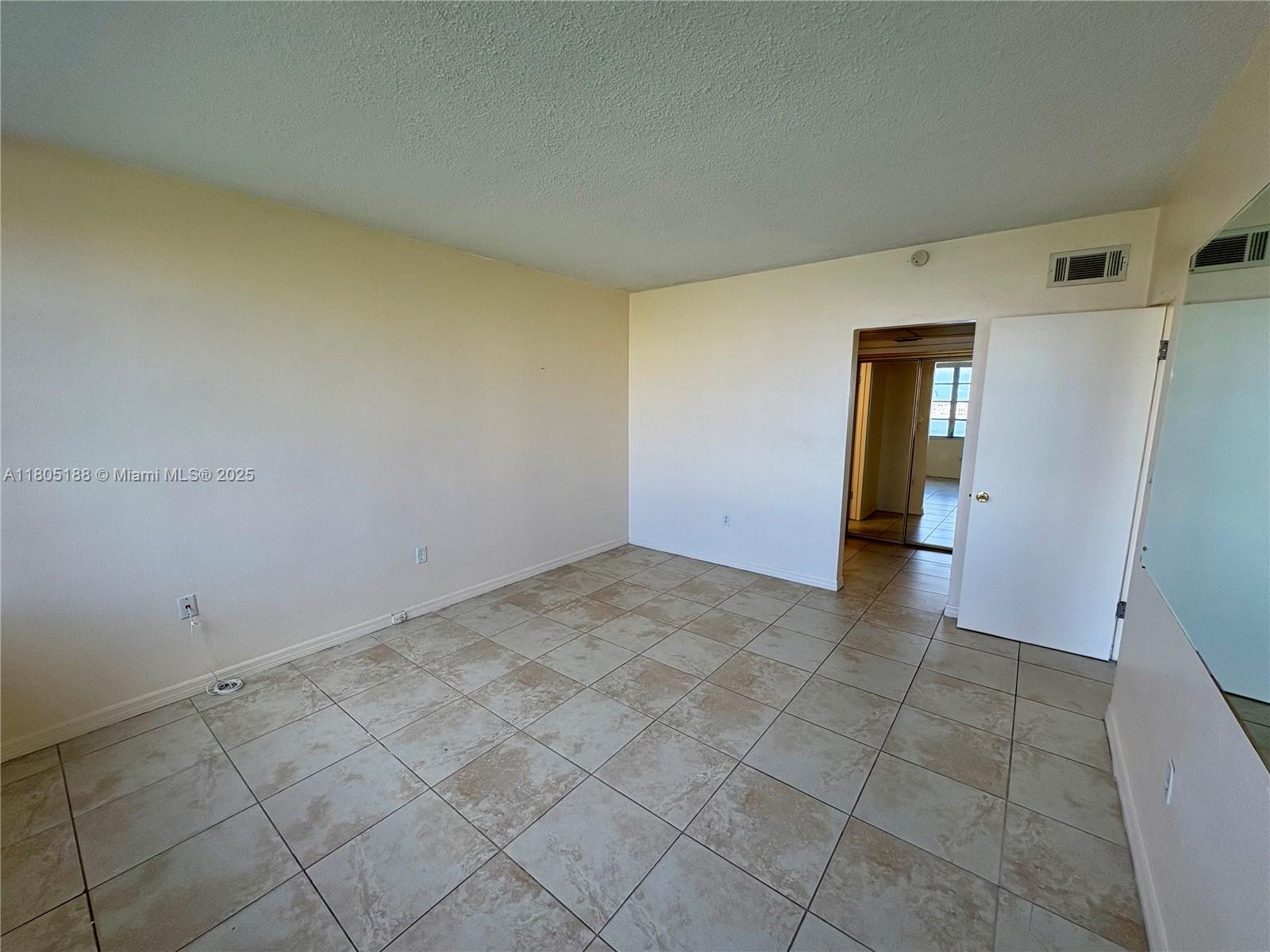 Fifth Moorings Condominium Miami, FL 33179 - Photo 20 of 29 a view of an empty room