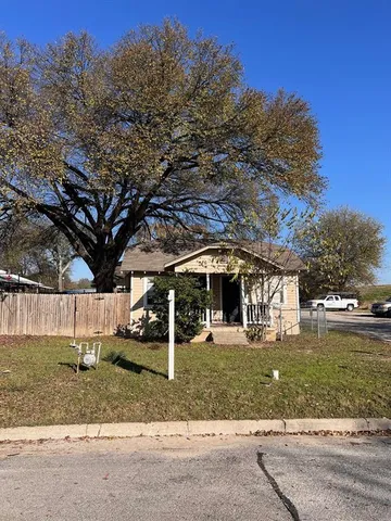 $215,900 | 4200 Bonita Drive, Fort Worth, TX 76114
