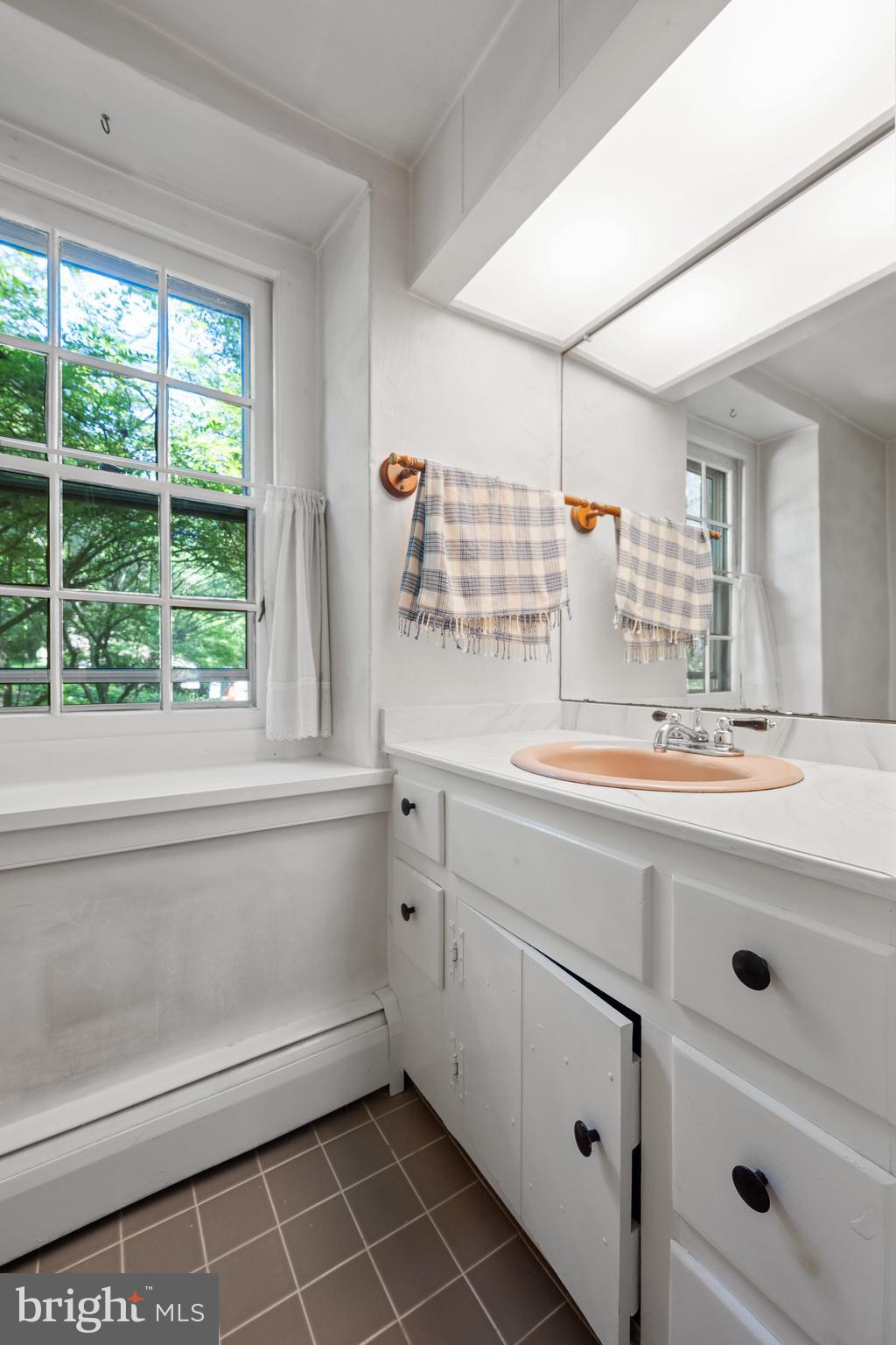 295 Marshall Bridge Road Kennett Square, PA 19348 - Photo 18 of 45 Light Filled Half Bath