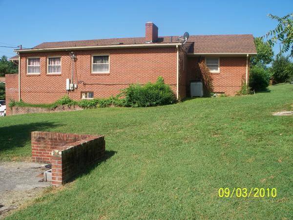 1701 Angus Road Northwest Roanoke, VA 24017 - Photo 2 of 5 Exterior Rear