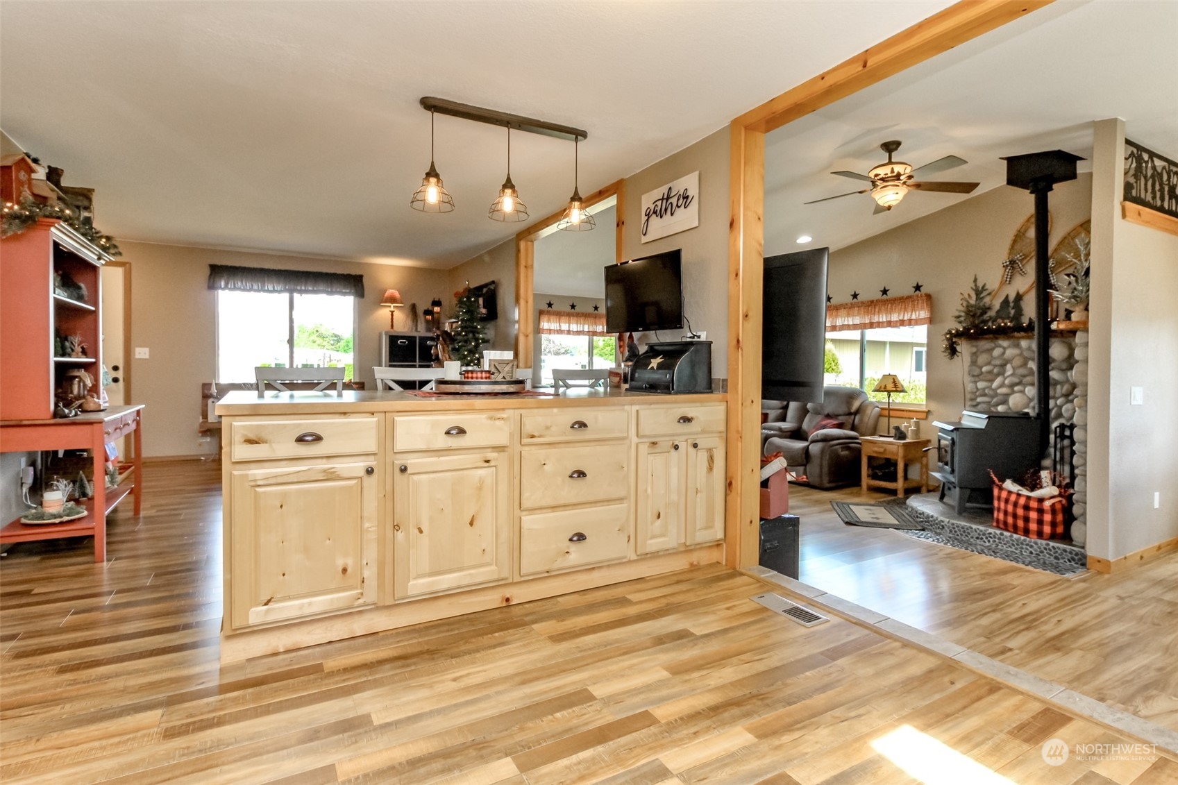 17924 Camus Drive Southwest Rochester, WA 98579 - Photo 12 of 40