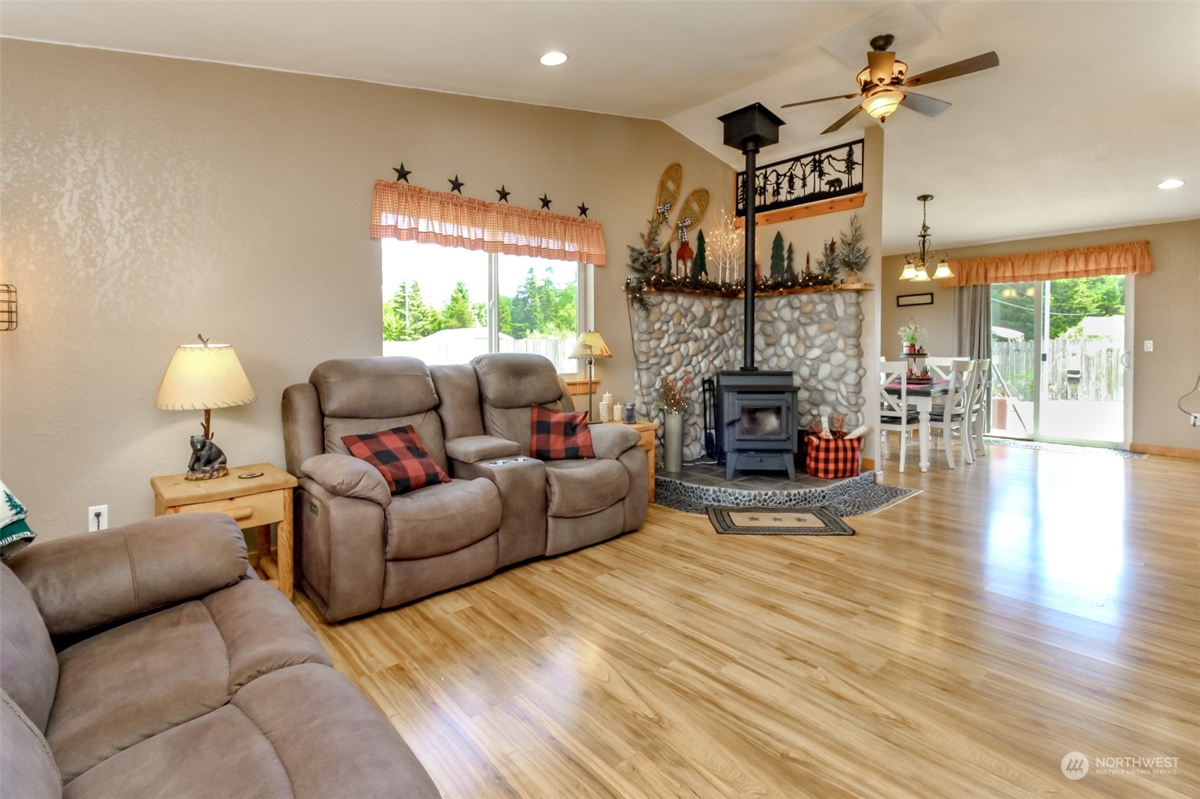 17924 Camus Drive Southwest Rochester, WA 98579 - Photo 15 of 40