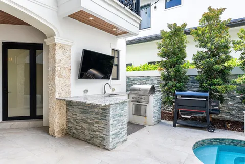 $4,995,000 | 662 Boca Marina Court, Boca Raton, FL 33487