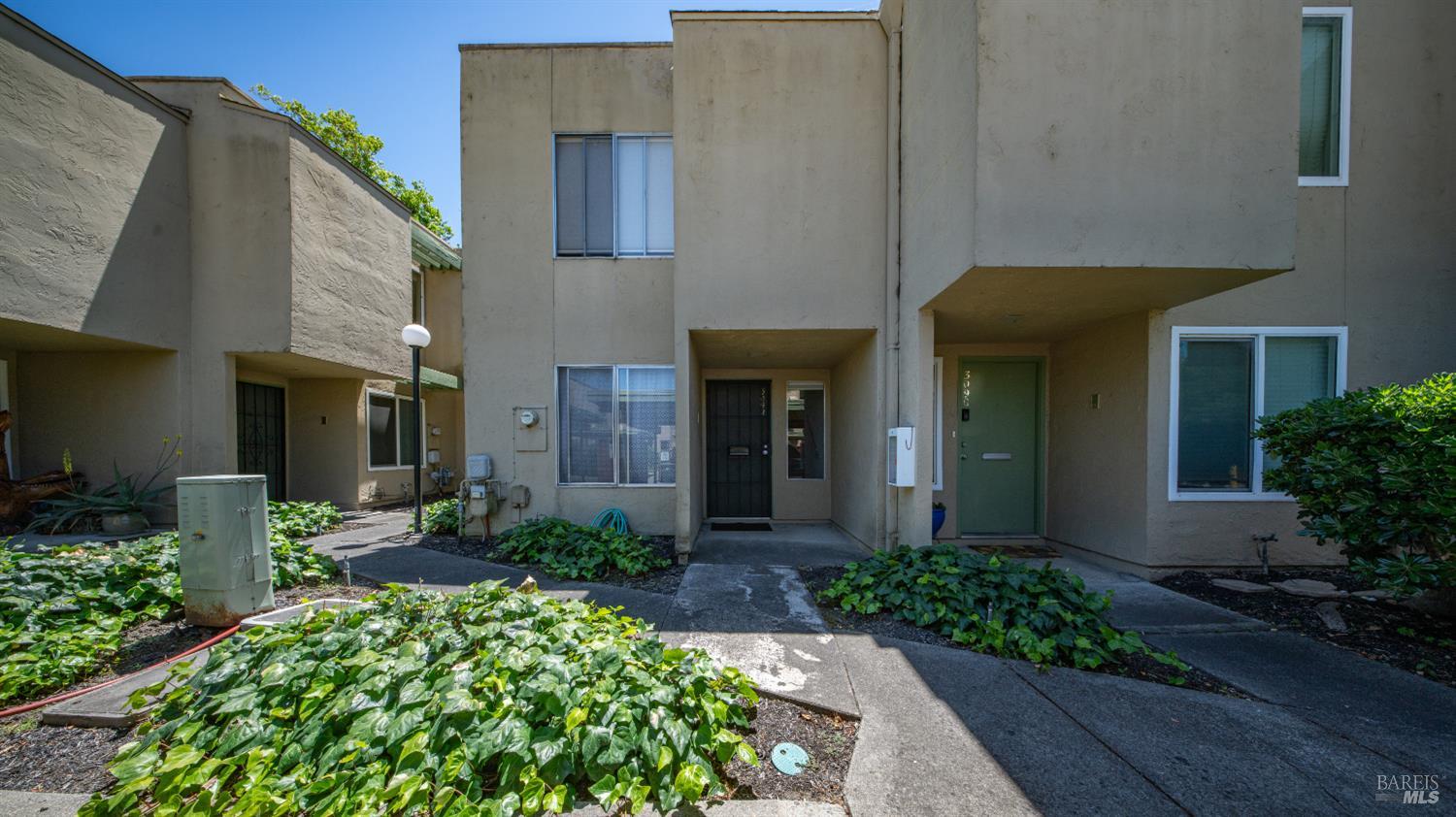 3092 Yulupa Avenue Santa Rosa, CA 95405 - Photo 1 of 33
