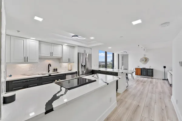 $8,600 | 3000 North Ocean Drive, Unit 14A, Singer Island, FL 33404
