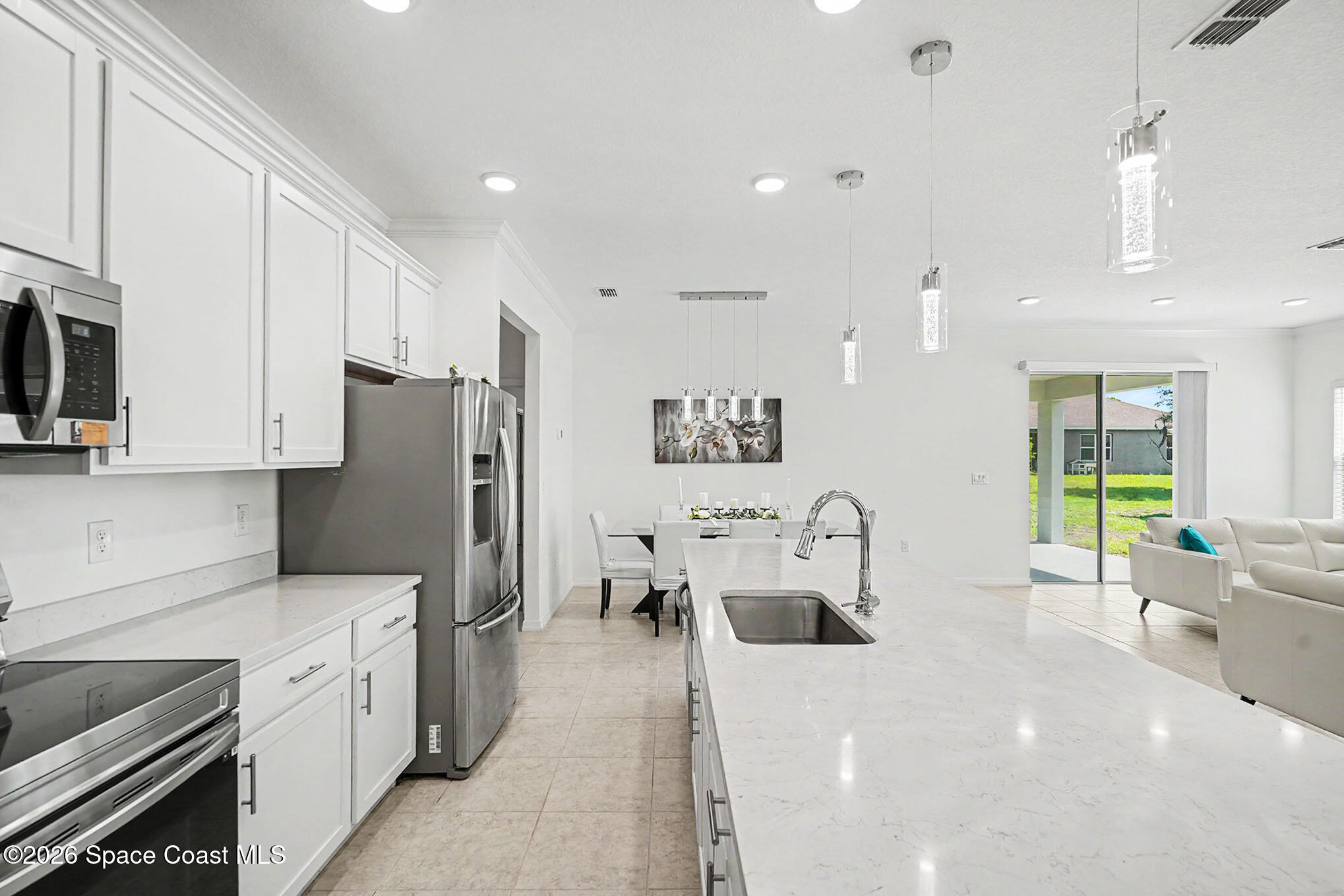 1030 Grapefruit Road Southeast Palm Bay, FL 32909 - Photo 7 of 28 Kitchen