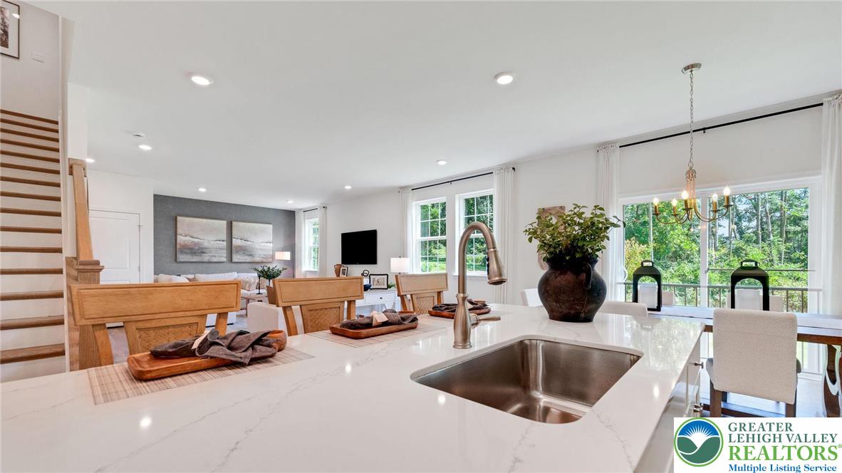 2153 Isabel Lane Allentown, PA 18103 - Photo 9 of 30