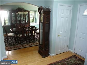 712 Cedar Grove Road Broomall, PA 19008 - Photo 4 of 11 Gallery Image 4
