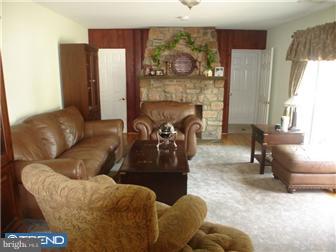 712 Cedar Grove Road Broomall, PA 19008 - Photo 7 of 11 Family Room
