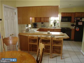 712 Cedar Grove Road Broomall, PA 19008 - Photo 9 of 11 Kitchen