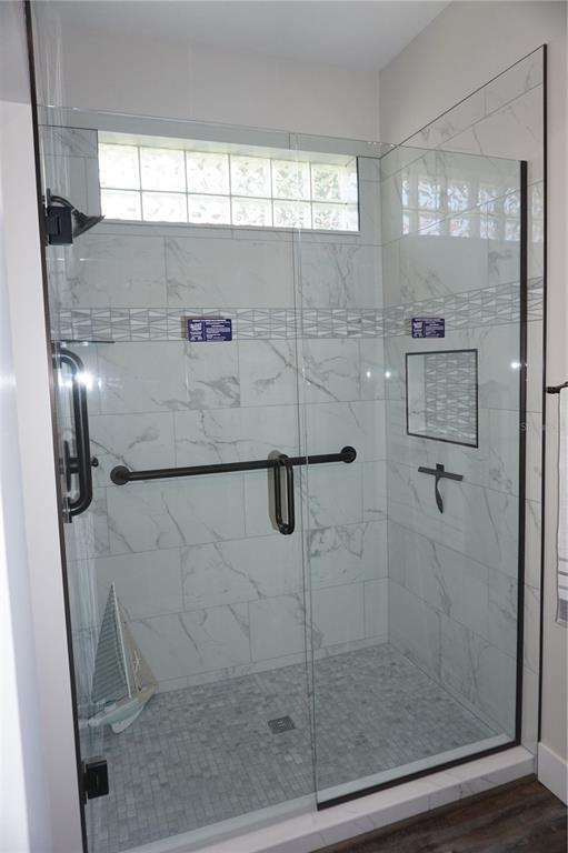 6722 Southwest 111th Loop Ocala, FL 34476 - Photo 28 of 51 MASTER SHOWER