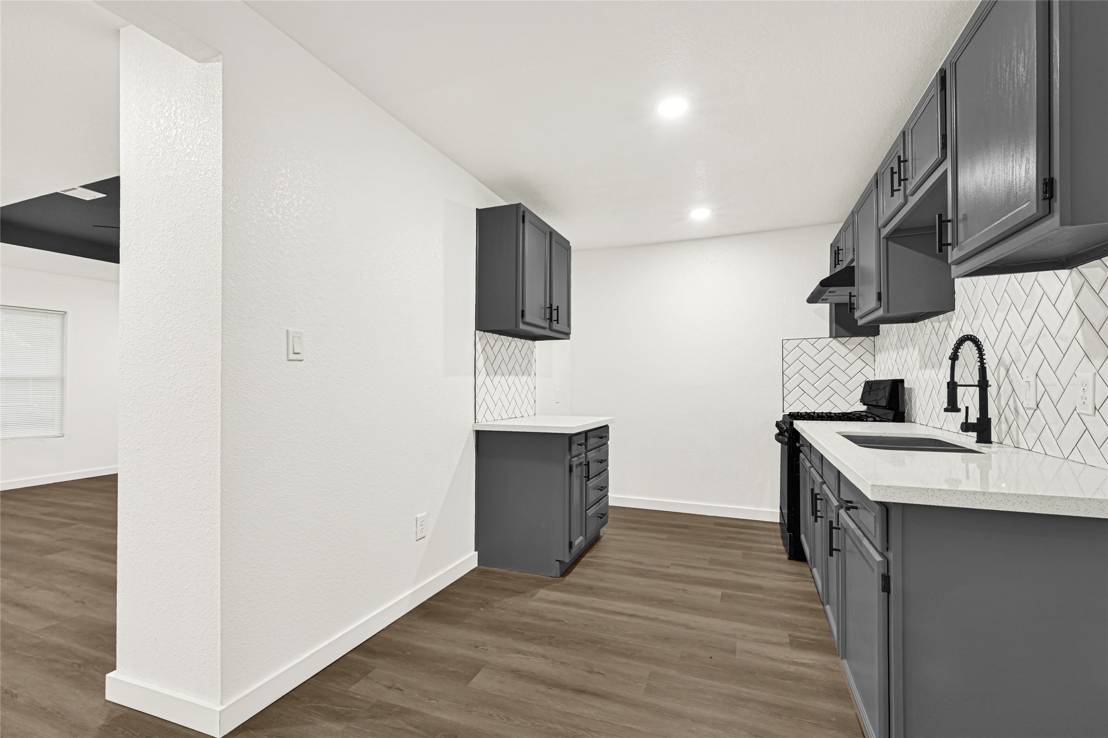 3013 Bloomfield Street Houston, TX 77051 - Photo 10 of 28
