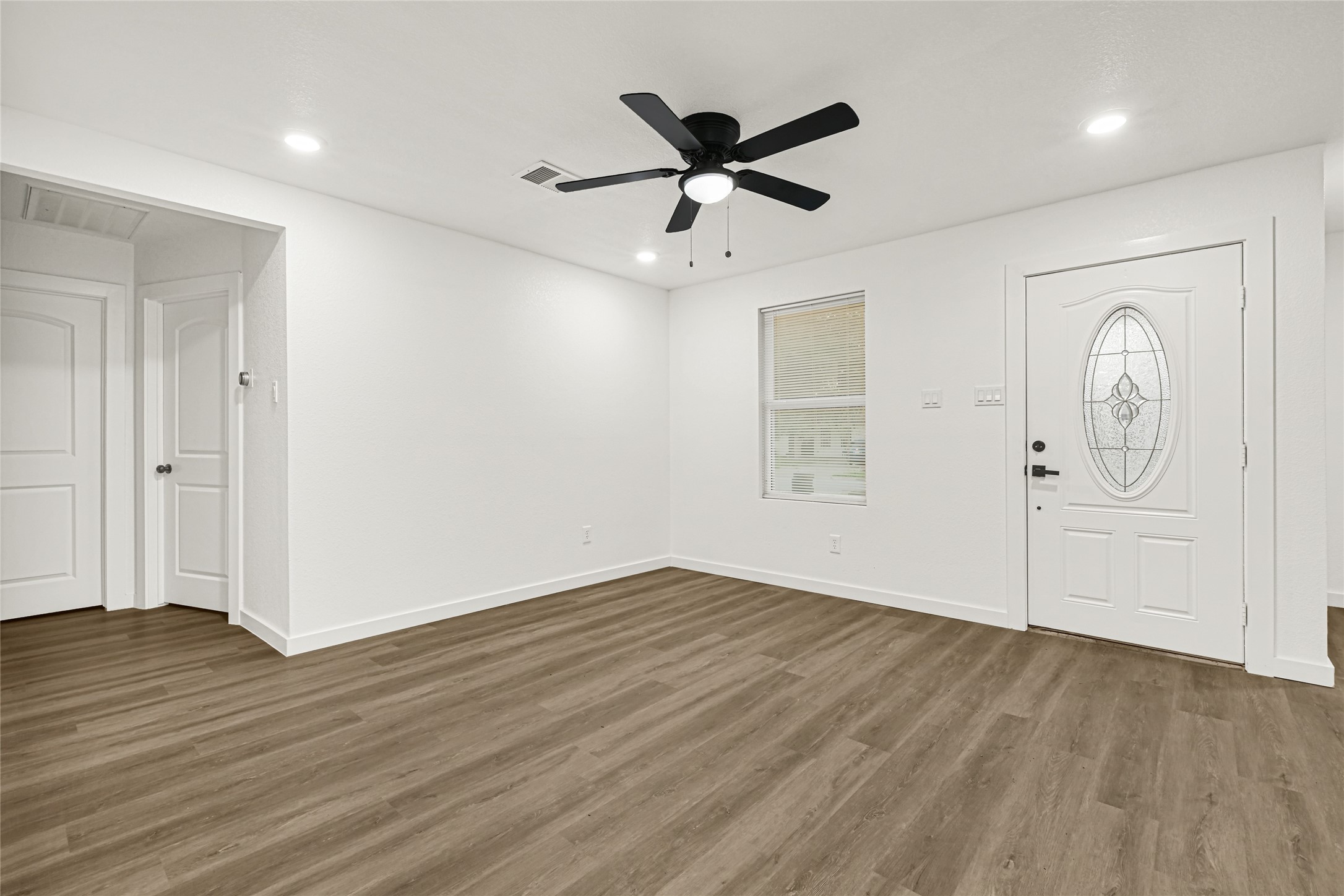 3013 Bloomfield Street Houston, TX 77051 - Photo 4 of 28