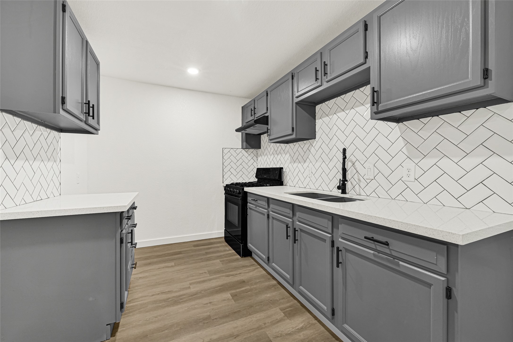 3013 Bloomfield Street Houston, TX 77051 - Photo 8 of 28