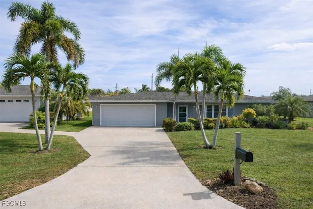 $1,800 | 3919 Southeast 2nd Place, Cape Coral, FL 33904