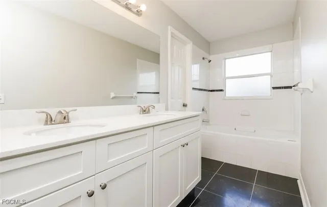 $1,800 | 3919 Southeast 2nd Place, Cape Coral, FL 33904