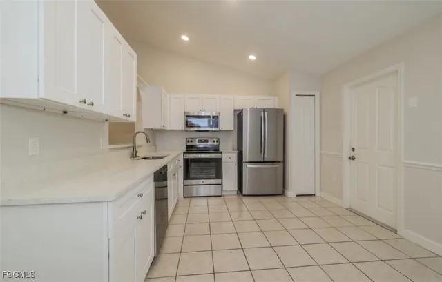 $1,800 | 3919 Southeast 2nd Place, Cape Coral, FL 33904