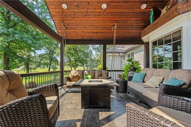 $950,000 | 39410 West 151st Street, Eudora, KS 66025