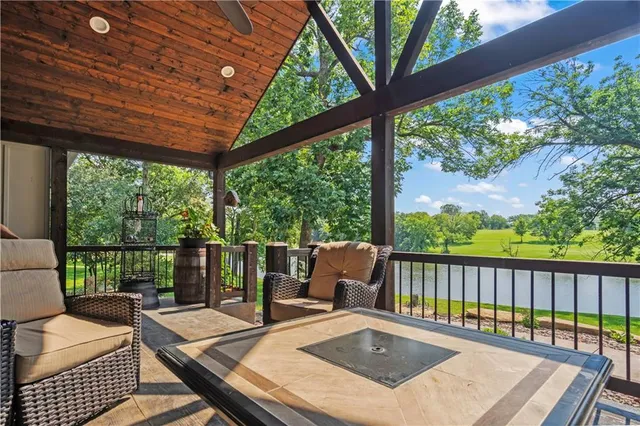 $950,000 | 39410 West 151st Street, Eudora, KS 66025