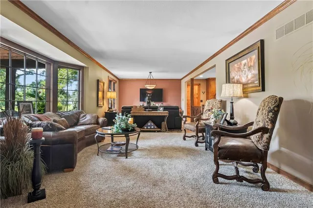 $950,000 | 39410 West 151st Street, Eudora, KS 66025