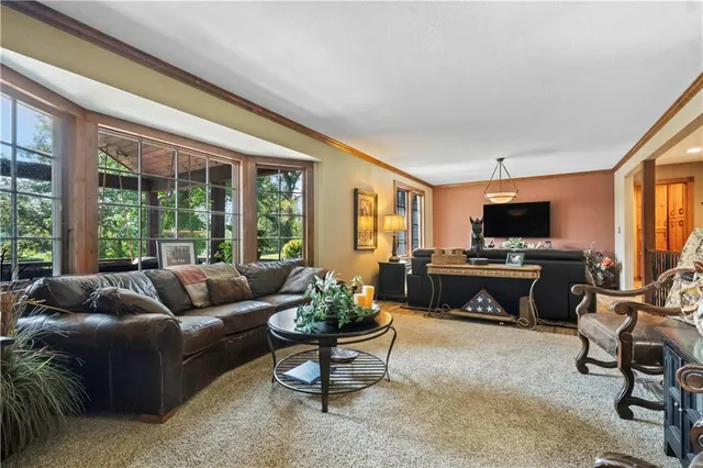 $950,000 | 39410 West 151st Street, Eudora, KS 66025