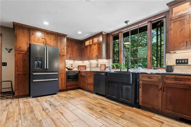 $950,000 | 39410 West 151st Street, Eudora, KS 66025