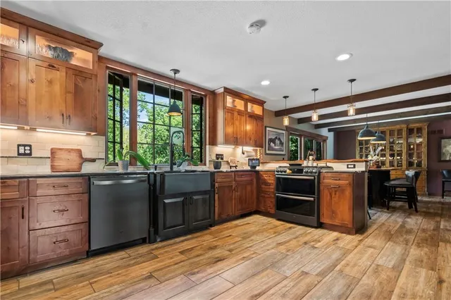 $950,000 | 39410 West 151st Street, Eudora, KS 66025