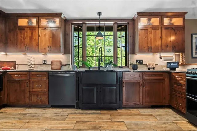 $950,000 | 39410 West 151st Street, Eudora, KS 66025