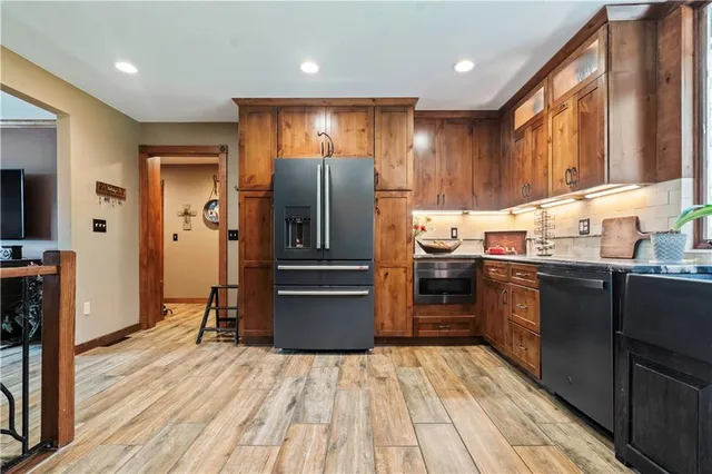 $950,000 | 39410 West 151st Street, Eudora, KS 66025