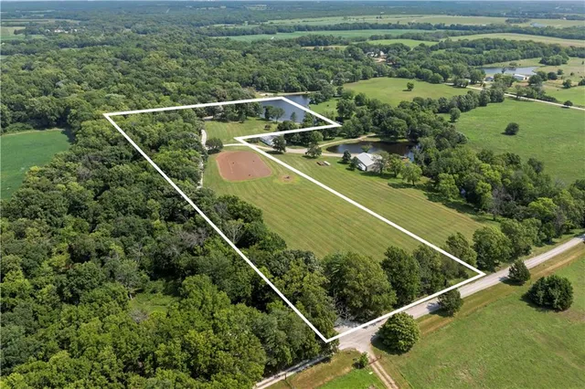 $950,000 | 39410 West 151st Street, Eudora, KS 66025