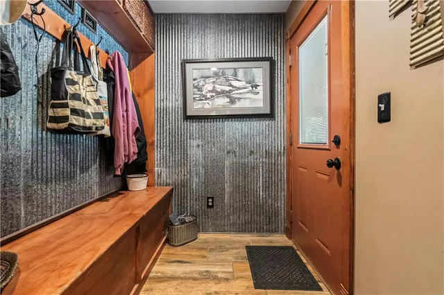 $950,000 | 39410 West 151st Street, Eudora, KS 66025