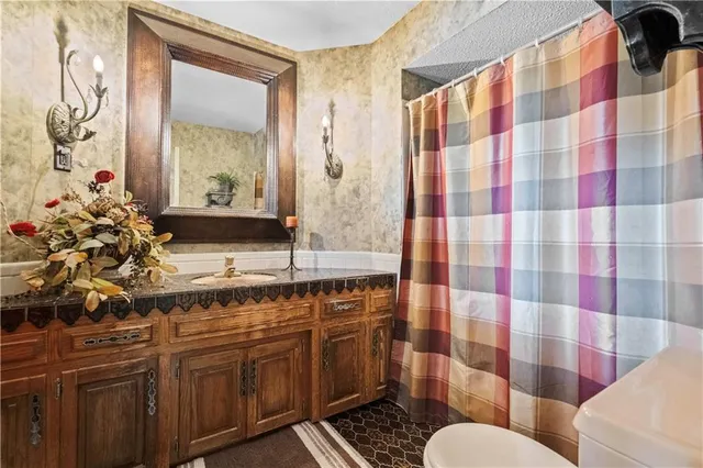 $950,000 | 39410 West 151st Street, Eudora, KS 66025