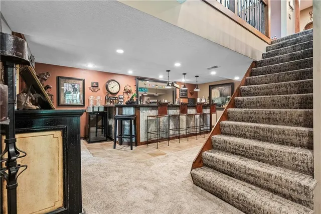 $950,000 | 39410 West 151st Street, Eudora, KS 66025